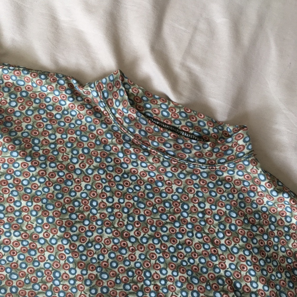 Vintage Mock Neck Top - Picture 5 of 7
